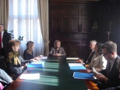 12. mart 2012. godine Predsednica Narodne skupštine prof. dr Slavica Đukić Dejanović u razgovoru sa generalnim sekretarom Saveta Evrope Torbjornom Jaglandom 